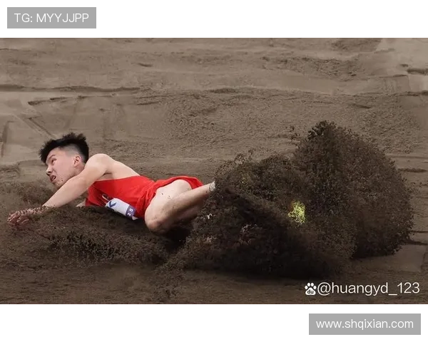 足球明星因涉嫌违法行为被起诉引发广泛关注和讨论