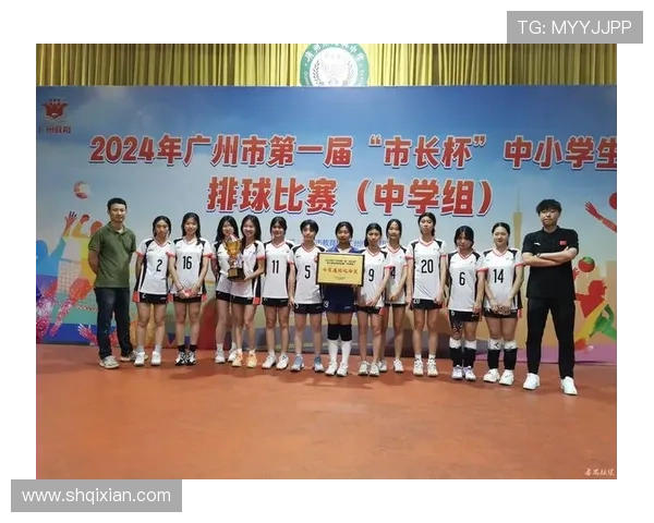 广州排球队的默契配合揭秘：排球技艺与团队精神的完美融合