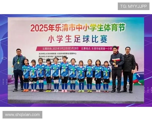 从小球场到世界舞台足球明星们的成长故事与梦想追逐